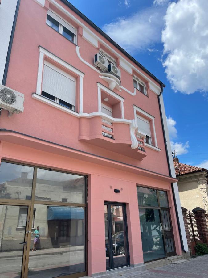 Pink House Apartments Jagodina Exterior photo